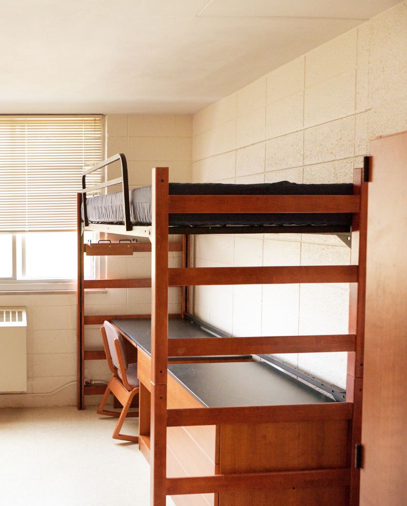 Budget bunkbeds ant Airport transit hotel, Sri Lanka